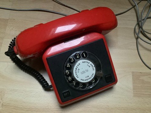 Rotes telefon ddr - telefon, alt