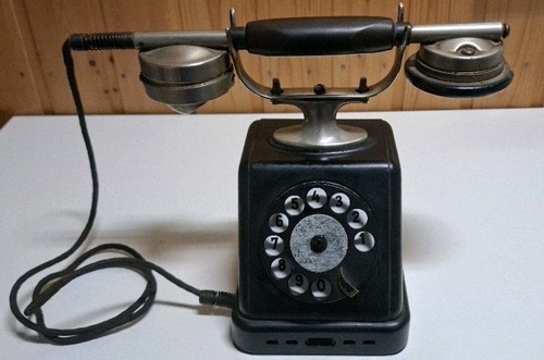 Altes telefon der - sa,