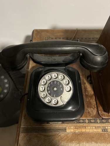 Altes antikes telefon - telefon, mit