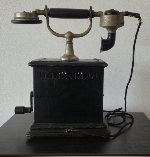 Alter kurbel tischfernsprecher - alter, kurbel-tischfernsprecher